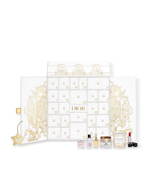 ceinture dior montaigne|DIOR Le 30 Montaigne Advent Calendar .